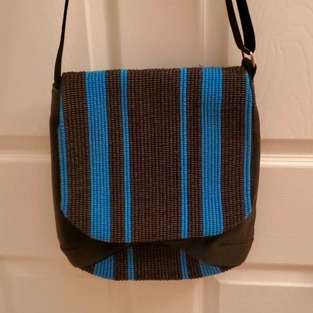 Crossbody or shoulderbag